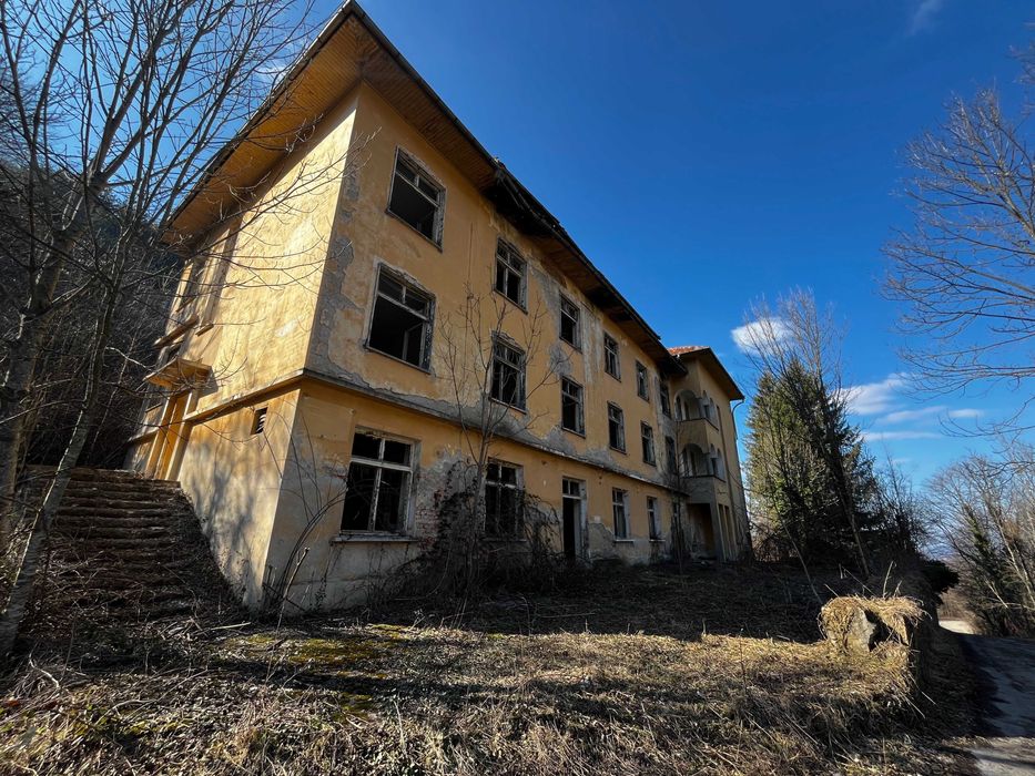 Продава се Къща в Габрово, Център - 1168 кв.м за 35 €/кв.м - Снимка #2