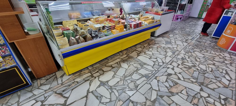 Холодильная витрина