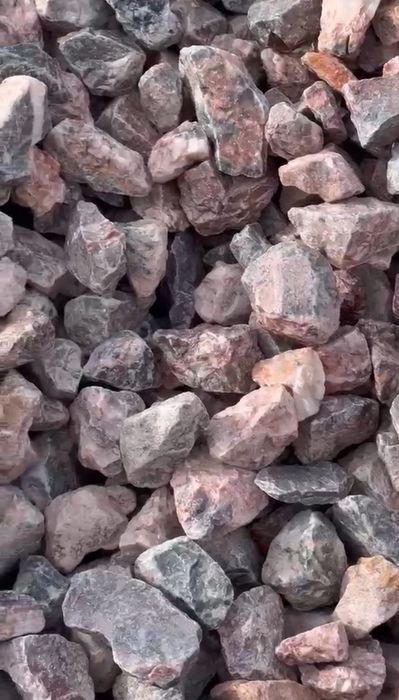 Розовая мраморная крошка, размер 2-5см