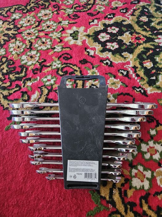 Продам набор рожковых ключей  Matrix Master