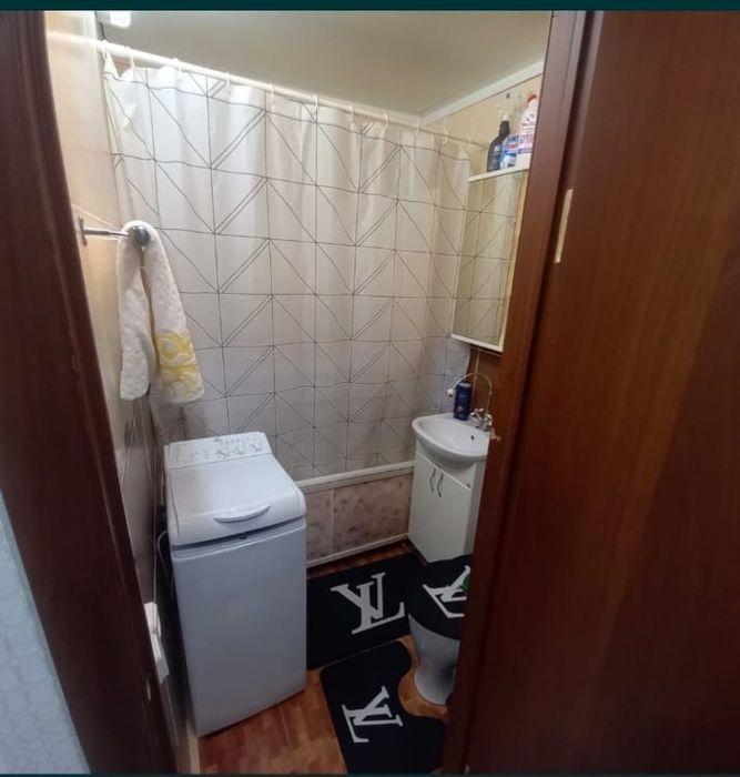 1 шка  в центре  8 миллионов