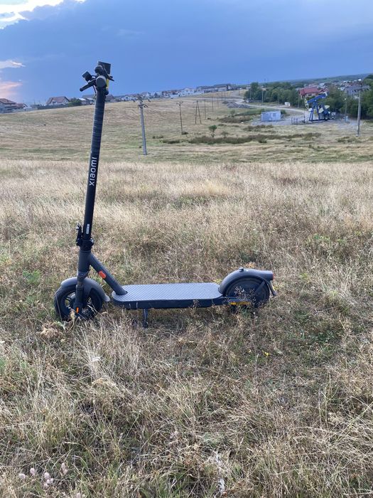Vând trotineta xiaomi elite