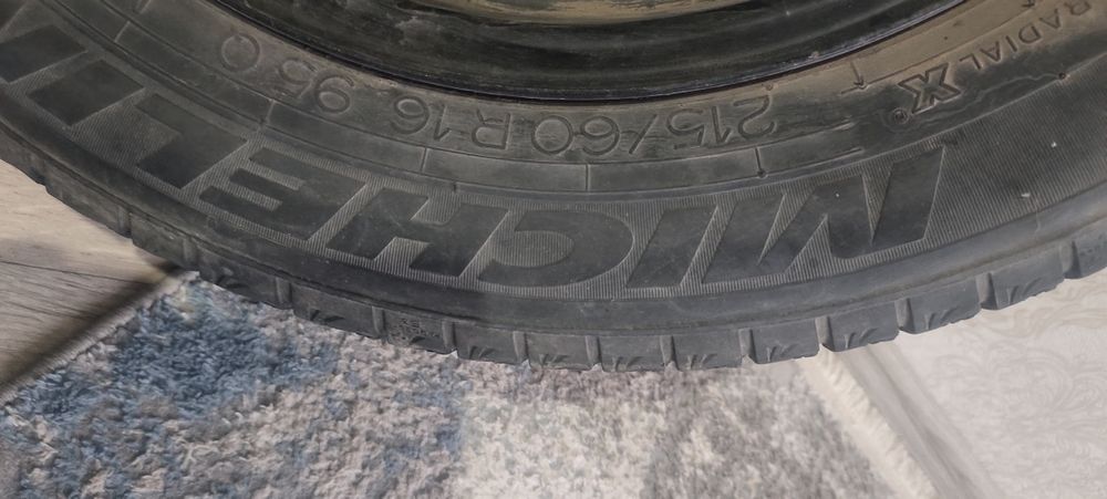 Продам шина с диском на камри 35