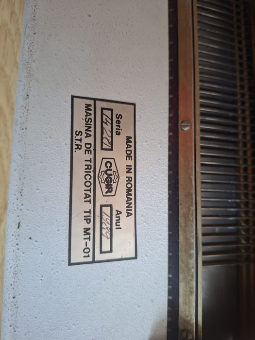 Masina de scria,  mașină de tricotat