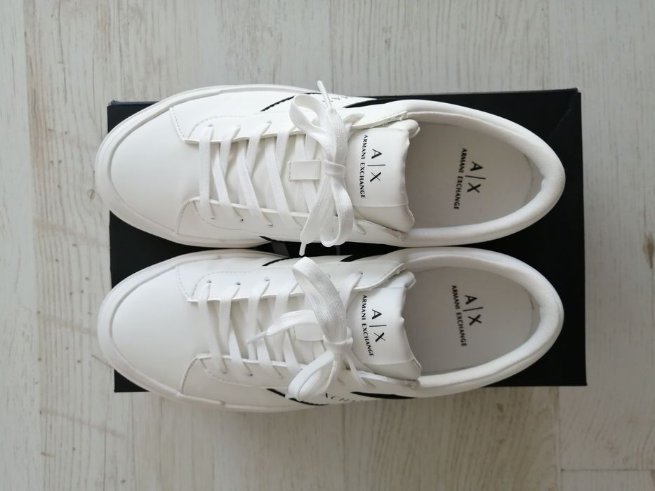 Продавам мъжки сникърси Armani Exchange 41 номер
