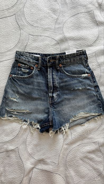 Продам джинсовые шорты Zara