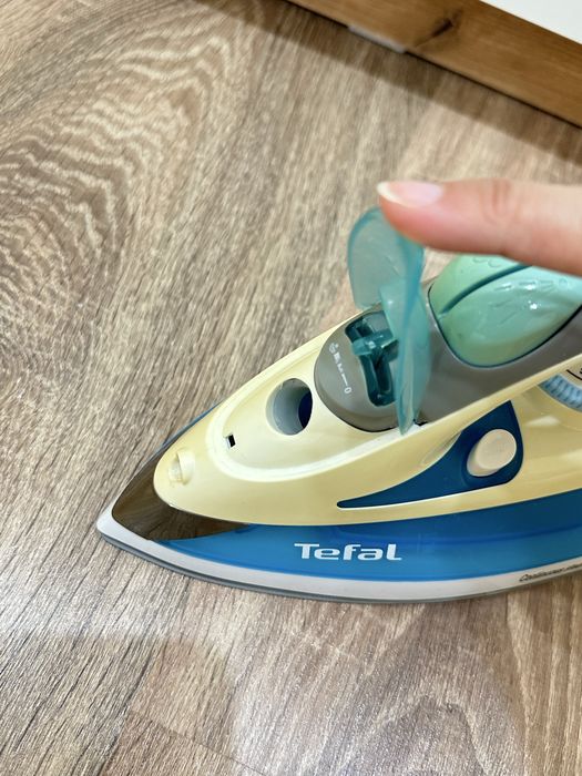 Утюг компания Tefal