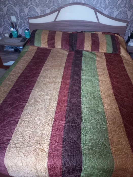 Двухспальная кровать