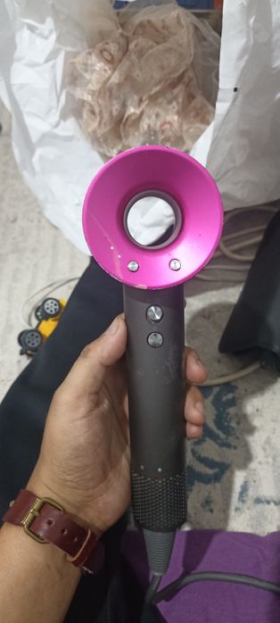 Продам оригинальный фен Dyson Supersonic HD08 (полный комплект)