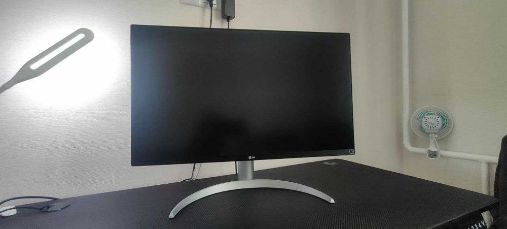 Монитор 27" LG 27UP650
