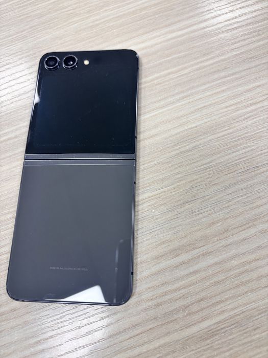 Samsung galaxy flip 5