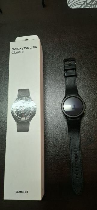 Samsung Galaxy Watch 6 Classic 43 mm + 4 верижки + 3 протектора + безел