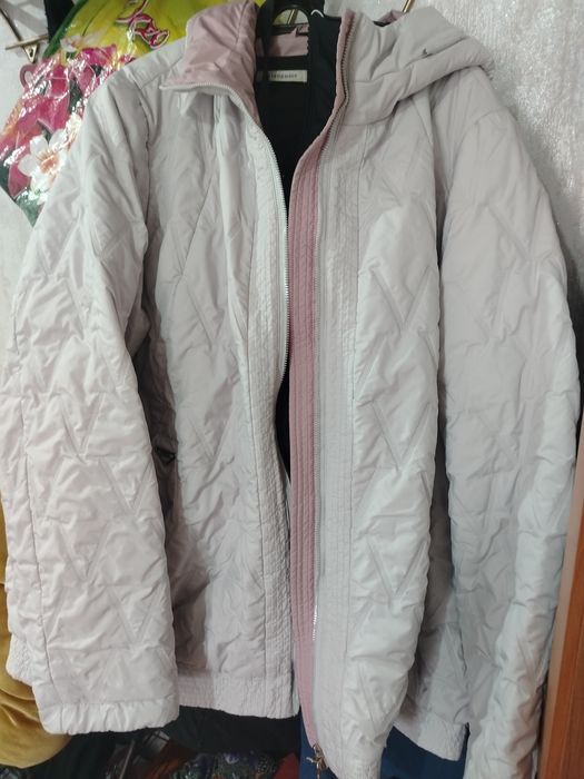 Продам  одежду куртки,  ветровки