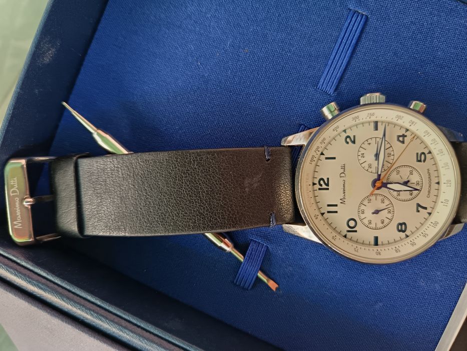 Продавам часовници работещи