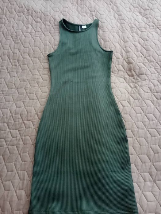 НОВА!Зелена рокля H&M