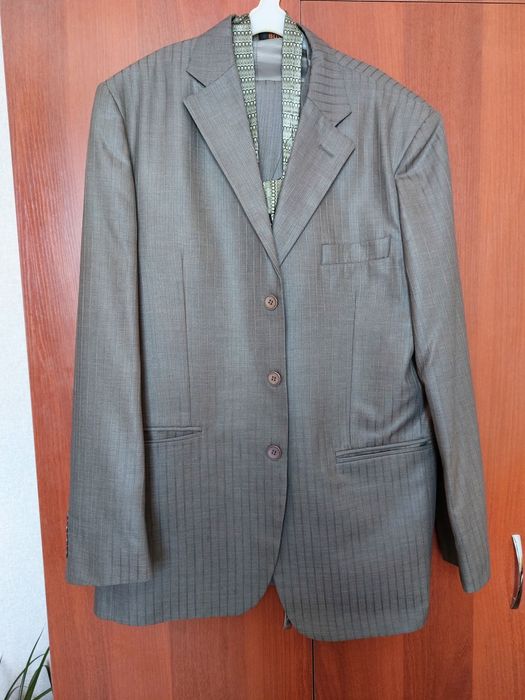 Продам мужской костюм