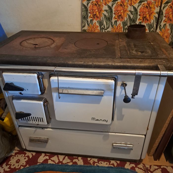 Soba bucatie cu plita si cuptor