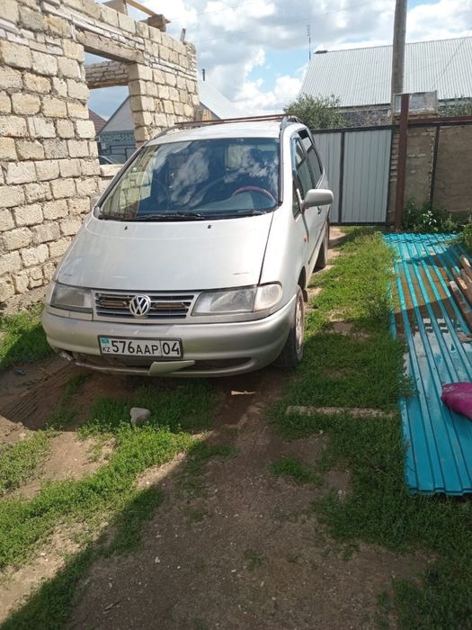 Продам машину Volkswagen Sharan