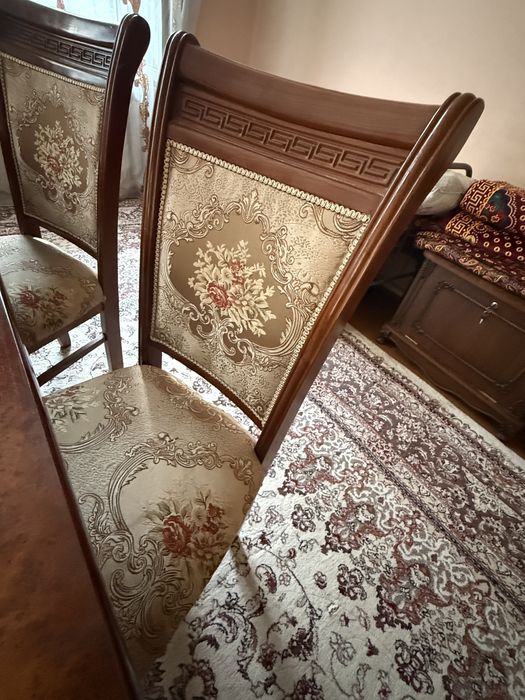 Стол и стулья для гостиной 6 стульев
