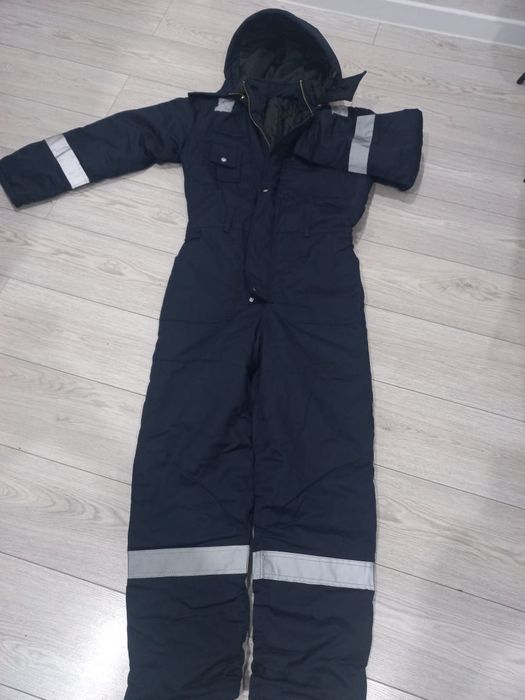 Продается спец комбинезон