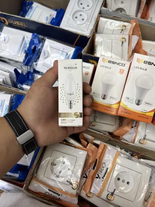 Energiya  tejuvchi lampochkalar 2yil kafolatga ega