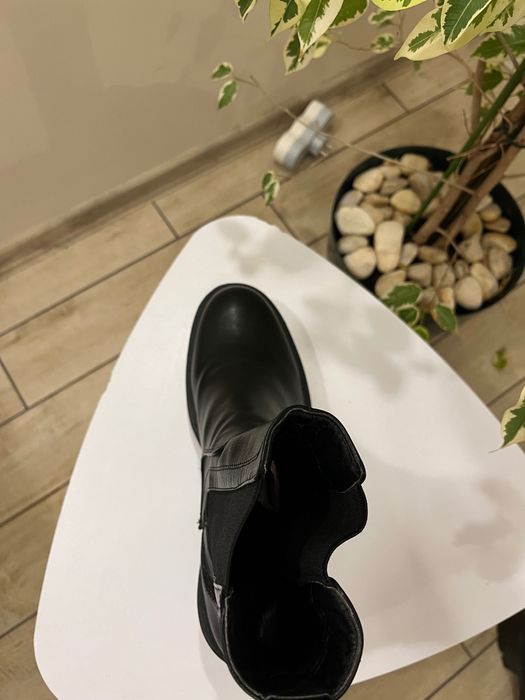 40 Дамски Обувки Нови - Черни с Висок Ток