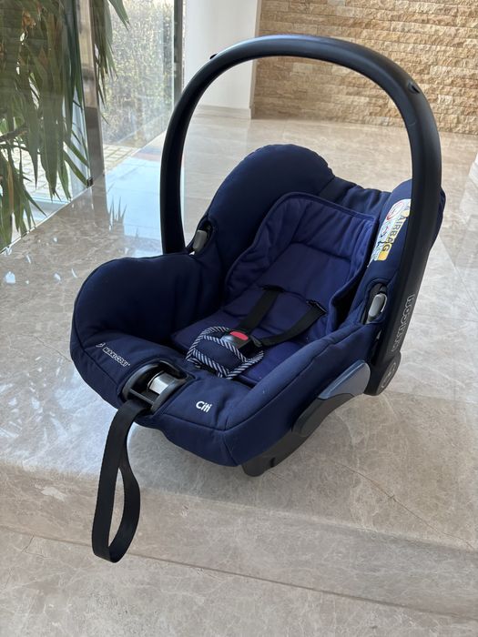 Стол за кола за новородено Maxi Cosi