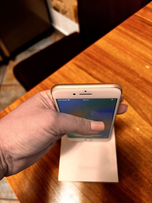 Vand IPHONE 8 Rose Gold Stare Impecabila!