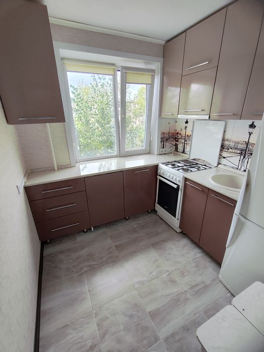 Продается 2-комн (6-10, 3 эт)