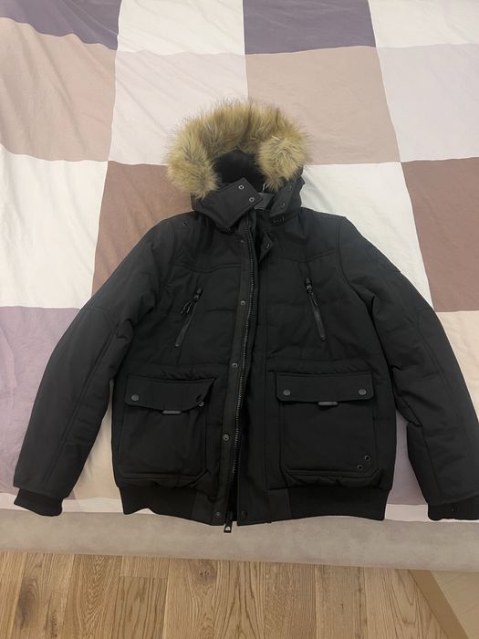 Оригинално зимно яке Guess, отлично състояние