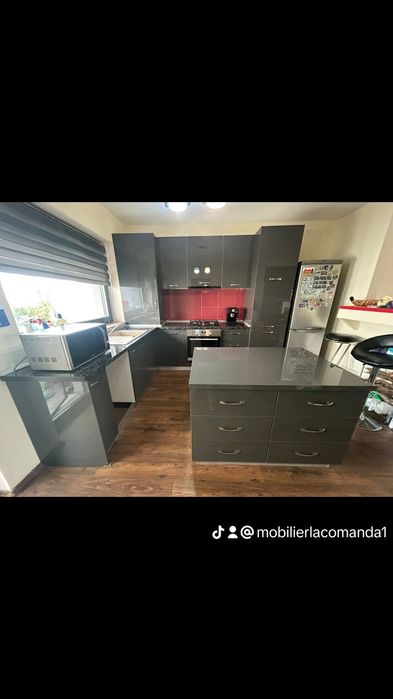 Mobilier la comandă