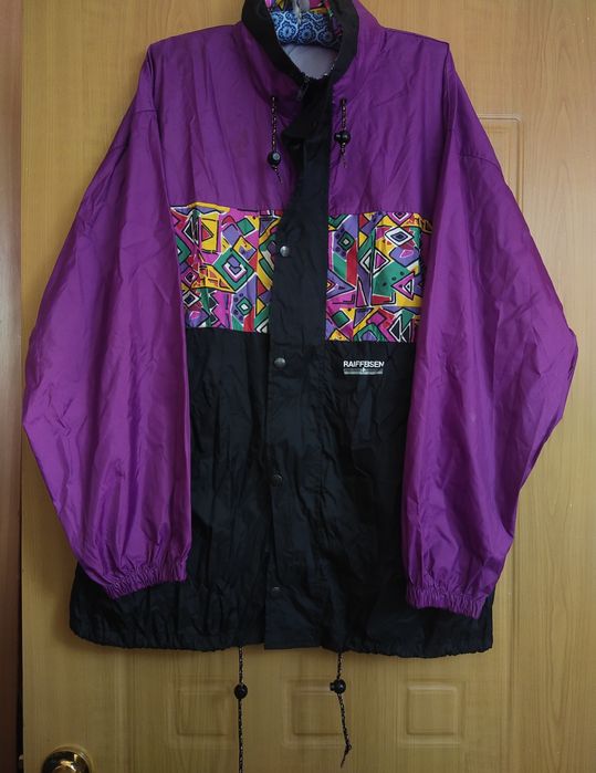 Яркие дождевики. С капюшонами. Европа