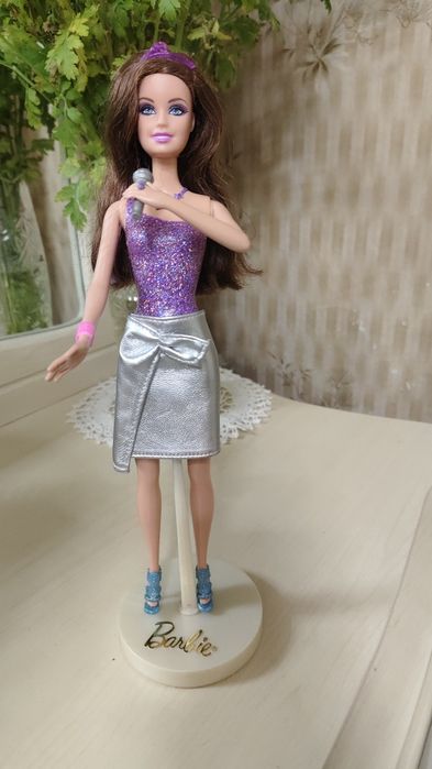 Mattel Barbie The Princess and The Popstar Keira 2012.