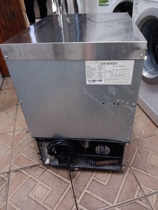 Професионален ледогенератор ICEMAKER 40 литра   с една година гаранция!