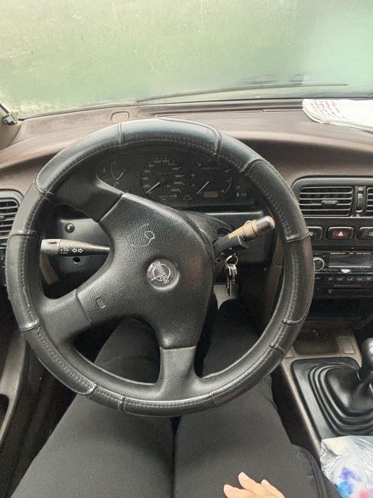 Продам машину Nissan primera