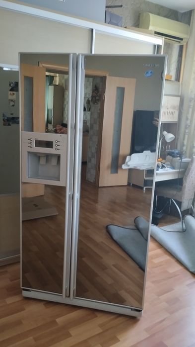 Холодильник Samsung