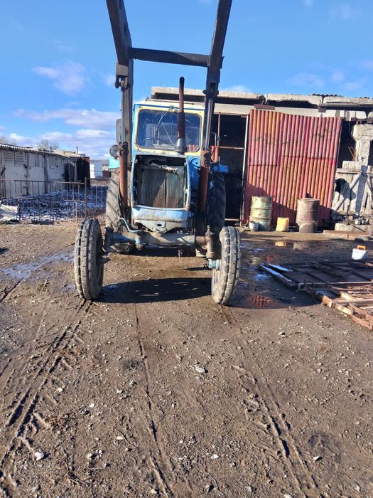 Продам трактор