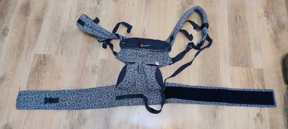 Marsupiu Ergobaby Keith Haring