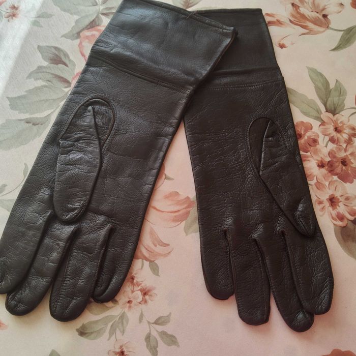 Продавам ново мъжко кожено яке