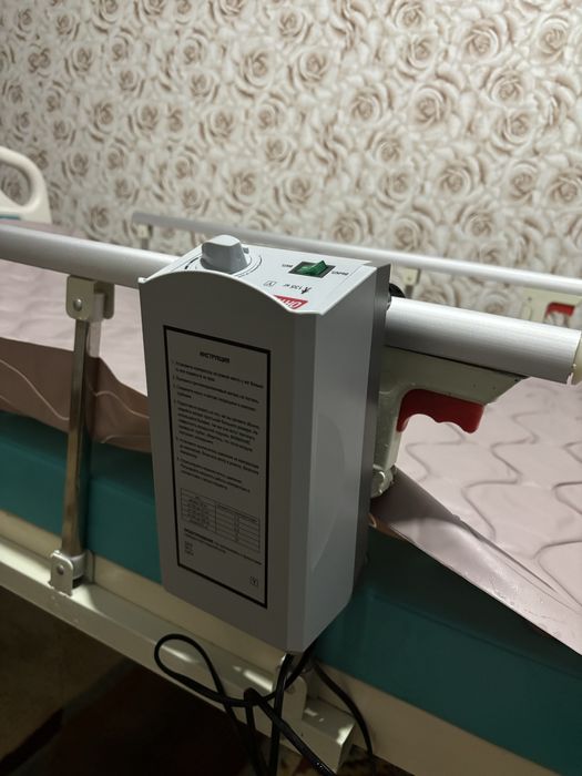 Медицинский (больничная) кровать