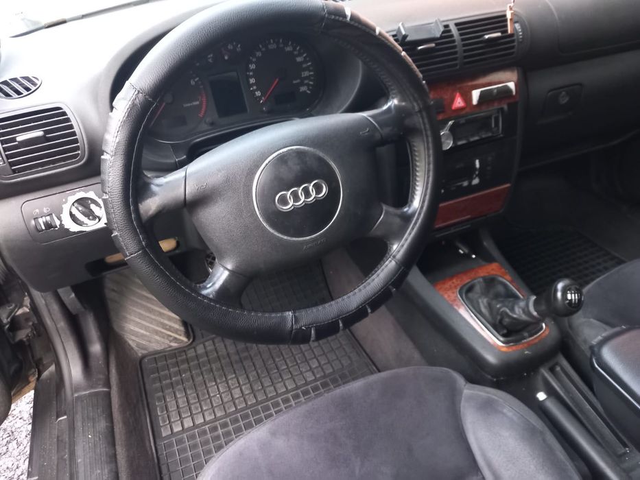 Vând Audi a3 1.6 8l