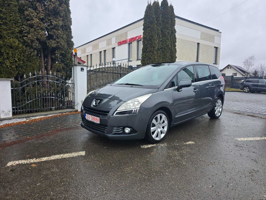 PEUGEOT 5008 1.6 HDI