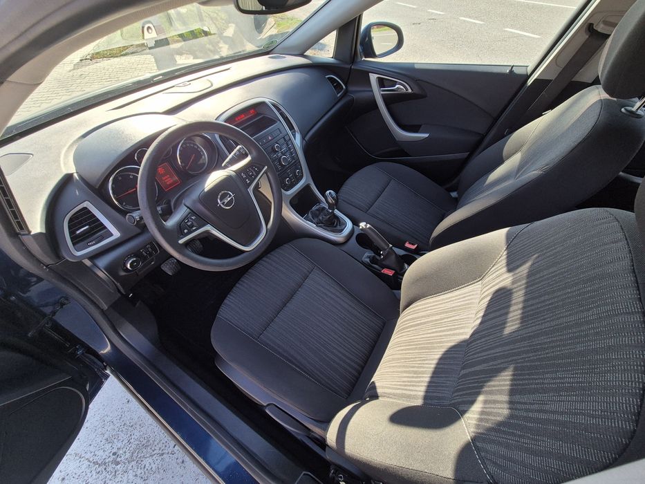 OPEL ASTRA J 1.7 CDTI / 2011 / EURO 5 / Cash-Rate-Garantie