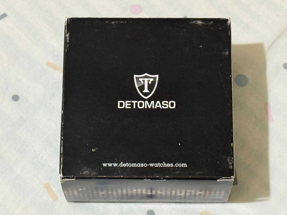 Продавам нов мъжки часовник DeTomaso Viareggio DT1049-B – Silver / White, пълен комплект