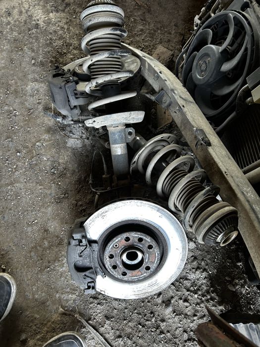 Комплект Амортисьори, шенкели и главини за Опел