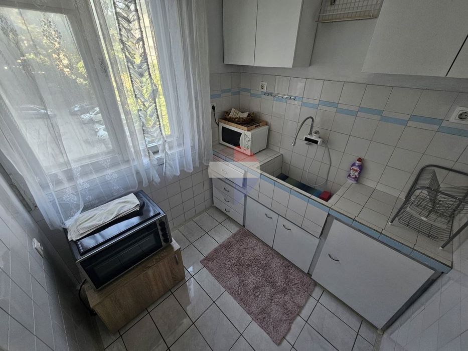 Тристаен апартамент под наем,Център,гр.Варна ДВ4847