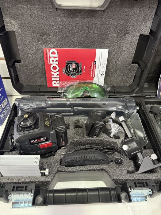 Лазерный уровень 4d  лазерний уровен