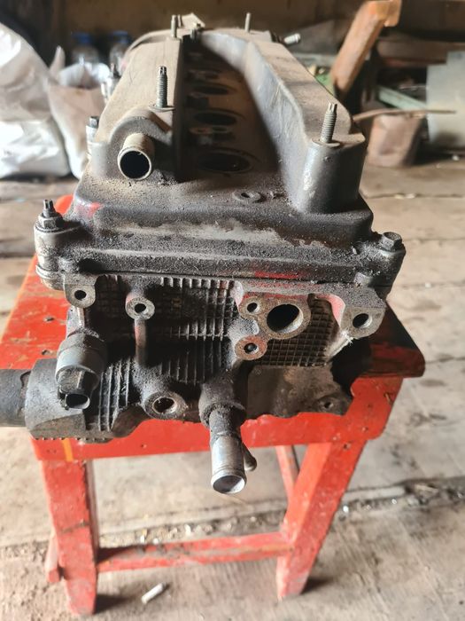 Головка на двигатель