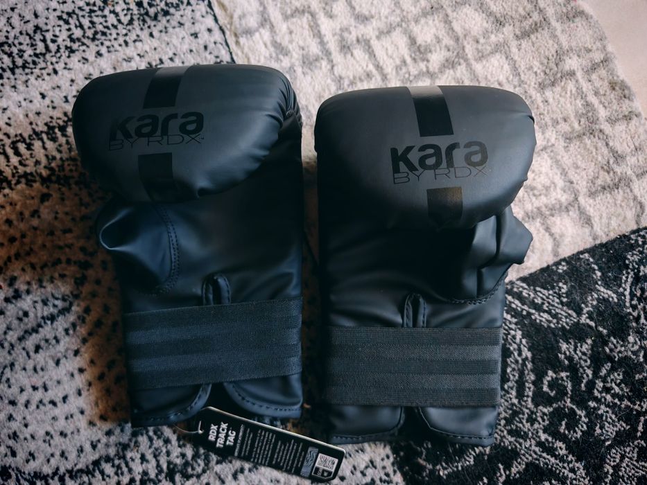 Manusi  de box rdx kara