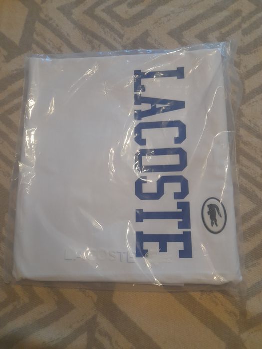 Тениска Lacoste.